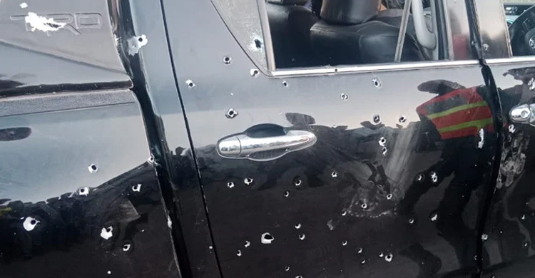 পাকিস্তানে গাড়িতে এলোপাতাড়ি গুলি, নিহত ৬